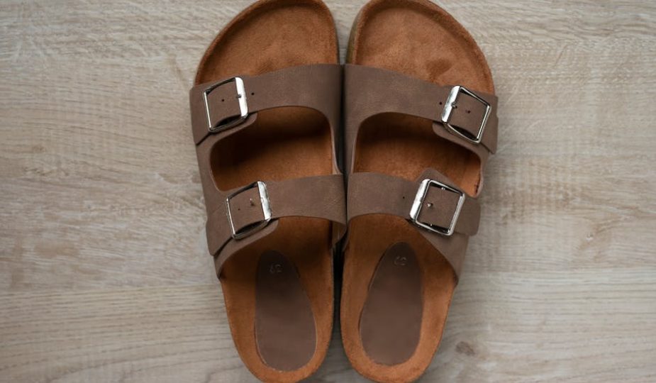 Best Sandals After Hip Replacement: Expert Guide