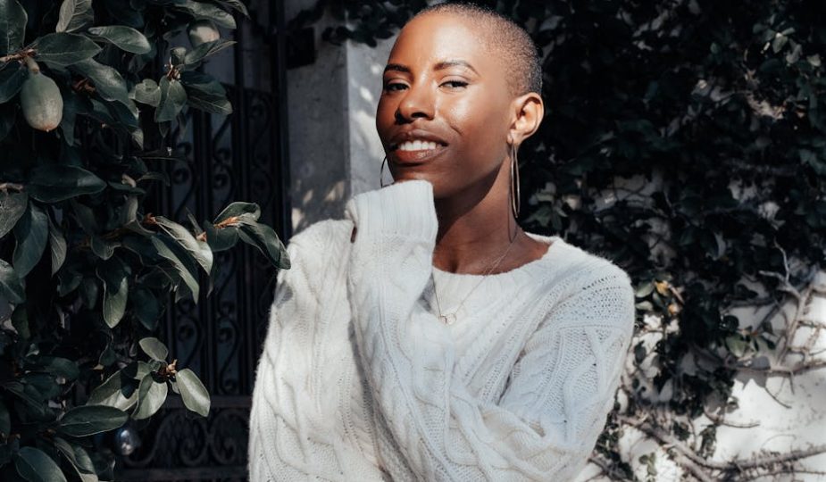 Best Sweaters for Petite Women 2024: A Proportional and Technical Analysis