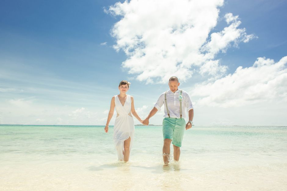 Destination Wedding Guest Outfit: What to Wear to a Destination Wedding for Every Climate